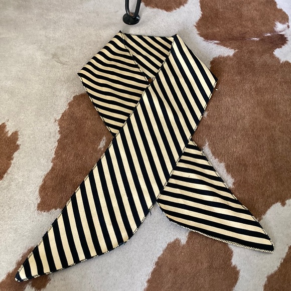 Accessories - VANDY! Black and gold scarf - ROUGH dimensions 50” x 5”